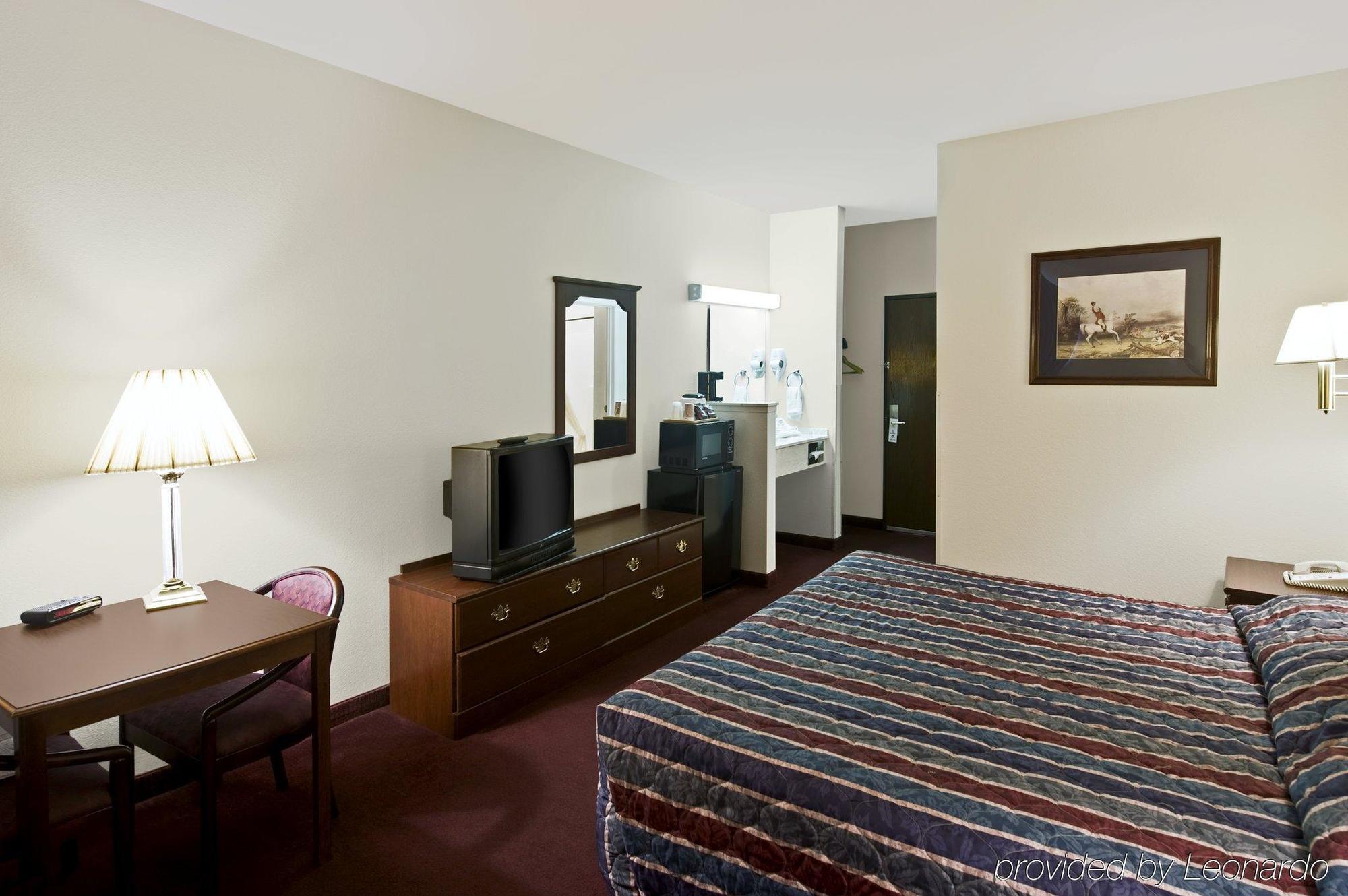 Americas Best Value Inn Somerville Texas Room photo